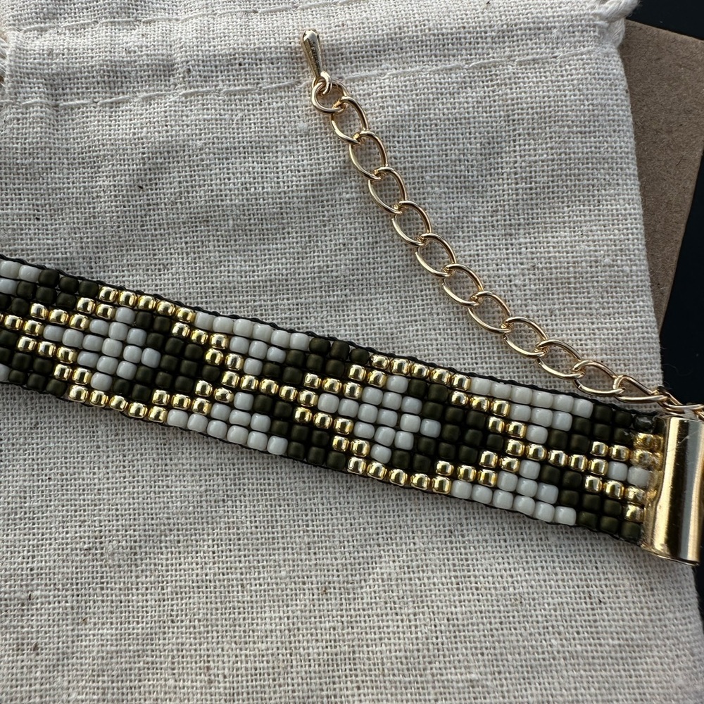 Handmade Beaded Bracelet - Picture 6 of 10